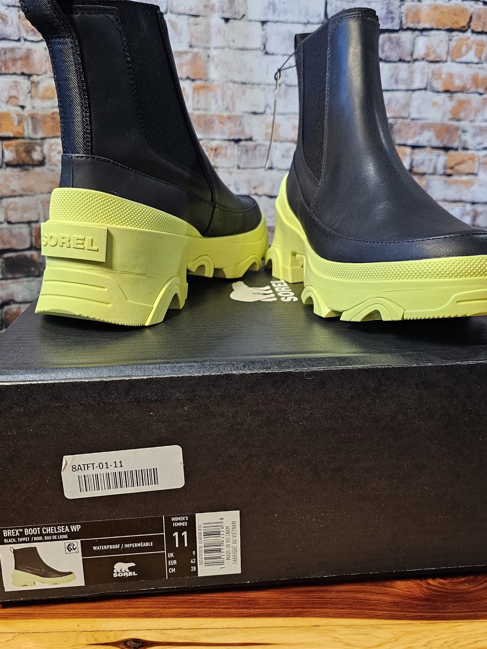Sorel Brex Chelsea Waterproof Platform Boots Black Lime Green Size 11 NIB
